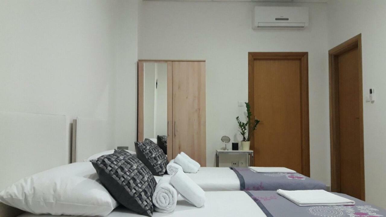 Apartment Smodlaka Dugopolje Extérieur photo